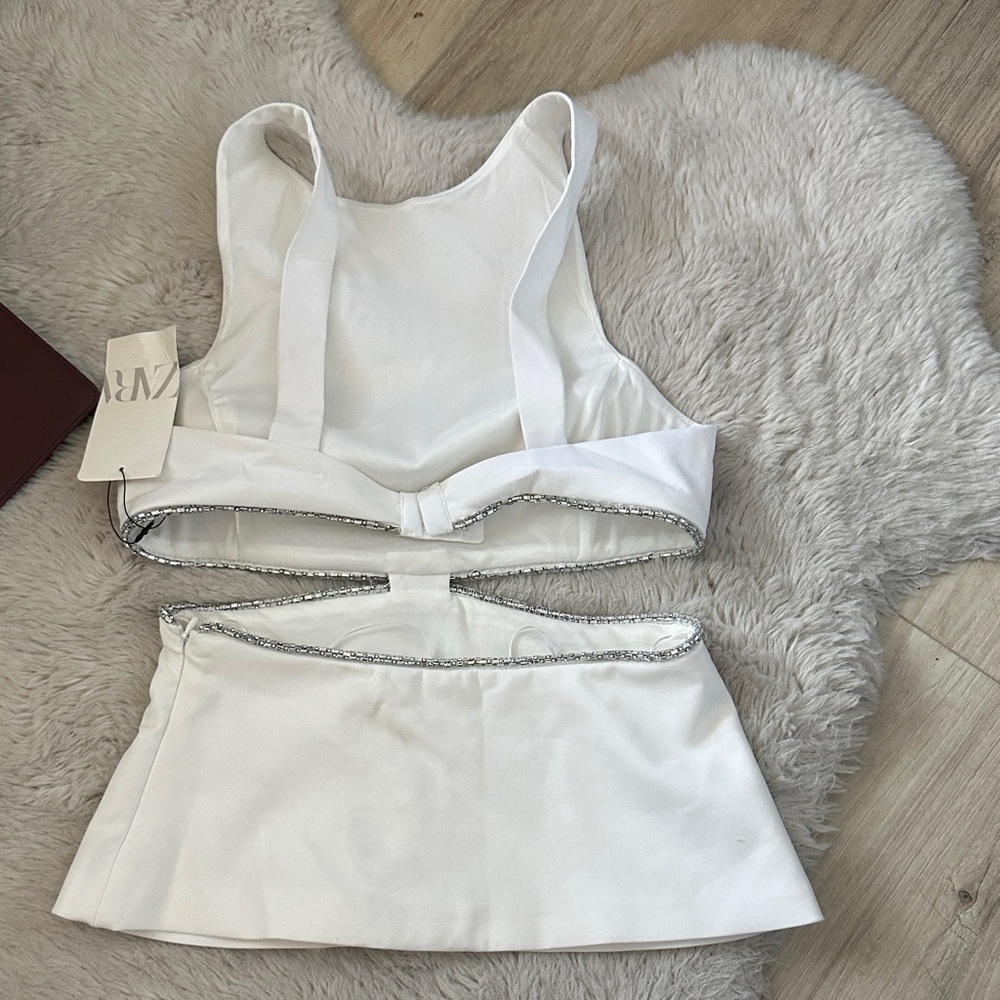 NWT  Zara White Crop Top with Silver Accents - Picture 3 of 5